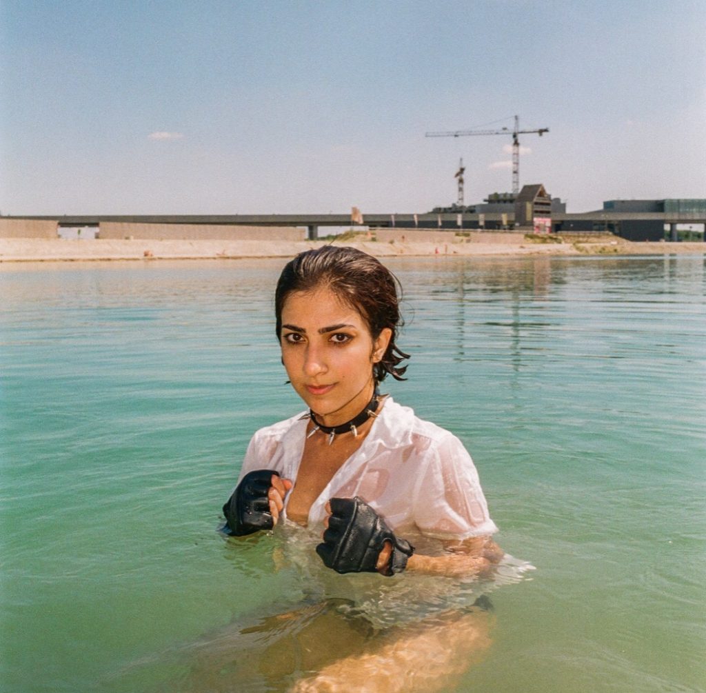 Photoby MafiaMashi Yves.2magazinewithPussyRiot E1773421637283